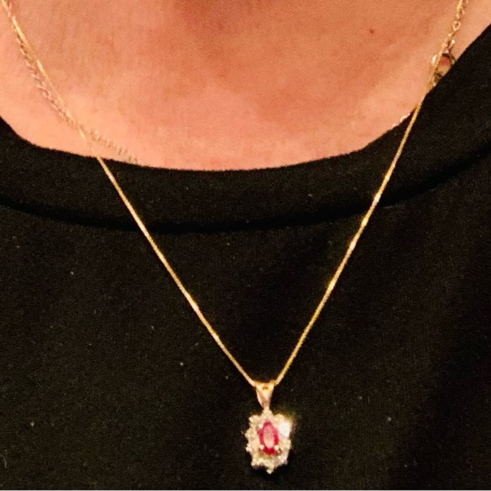 Elegant Vintage 14 KT YELLOW GOLD NATURAL RUBY AND DIAMONDS Pendant Necklace